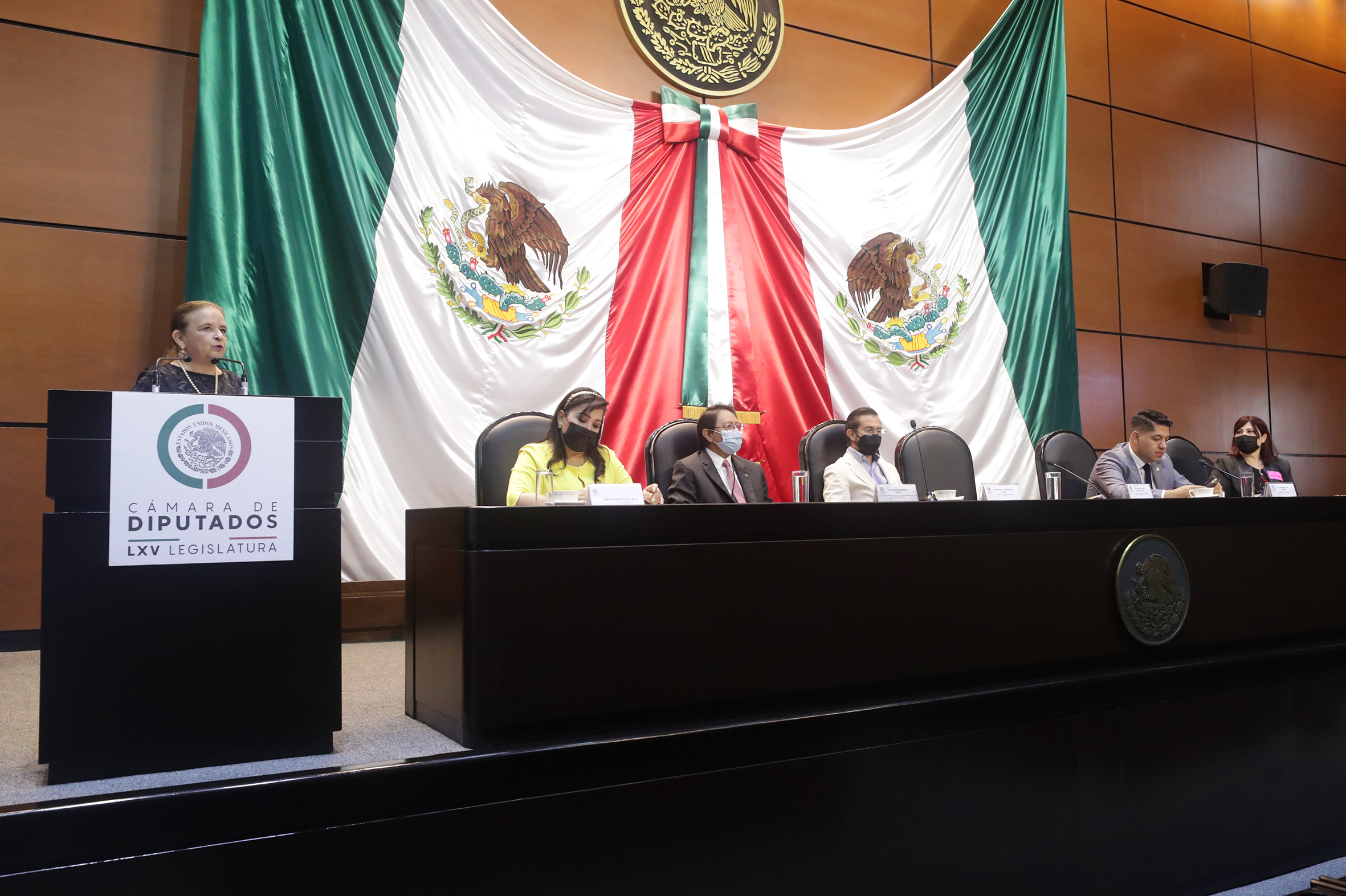 Llaman a financiar la atención del cáncer de pulmón en México para las personas sin seguridad social